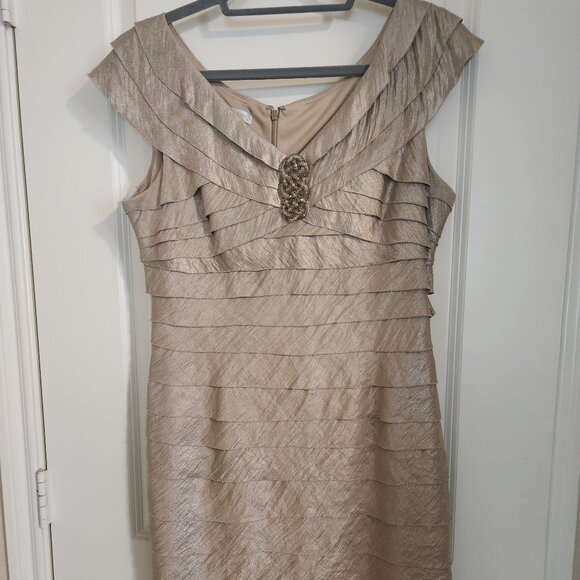 Dresses worn only once! - Picture 6 of 8